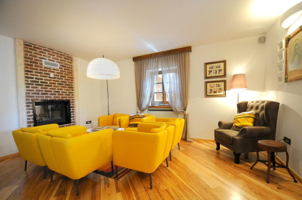 Bed & Breakfast Korta Gira Buici  Exterior photo
