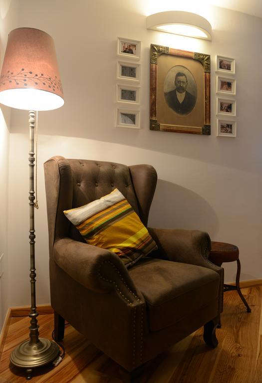 Bed & Breakfast Korta Gira Buici  Exterior photo